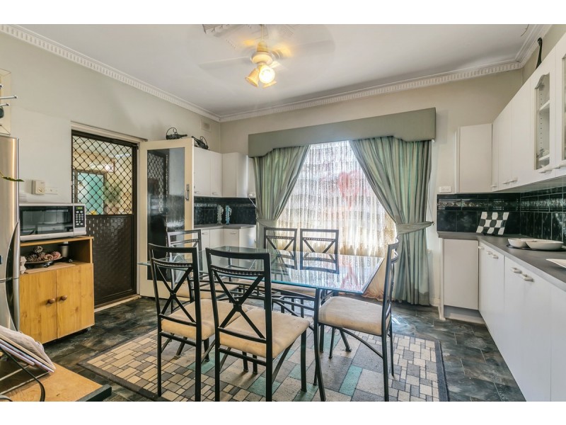 22 Heather Drive, Para Vista SA 5093