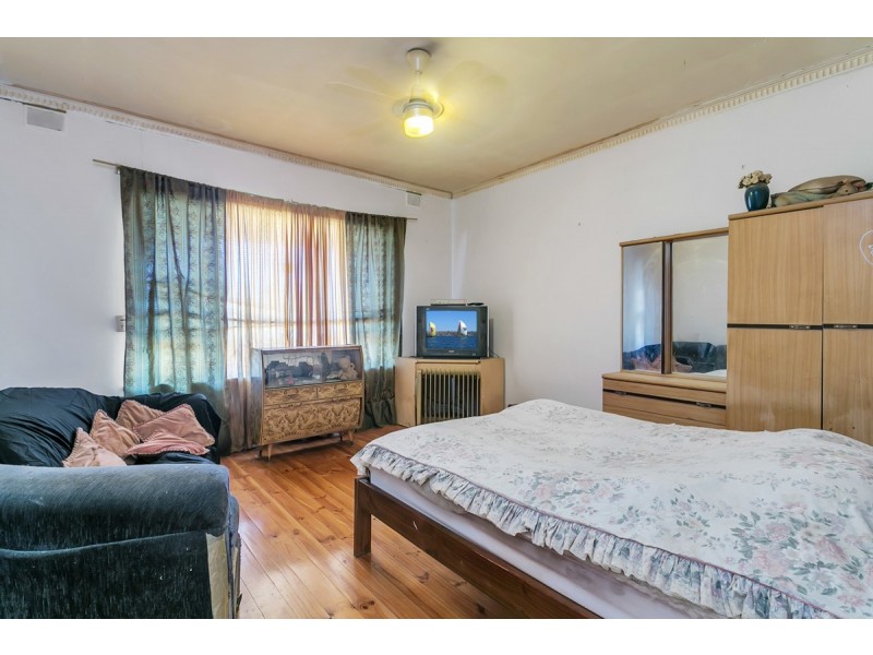 22 Heather Drive, Para Vista SA 5093