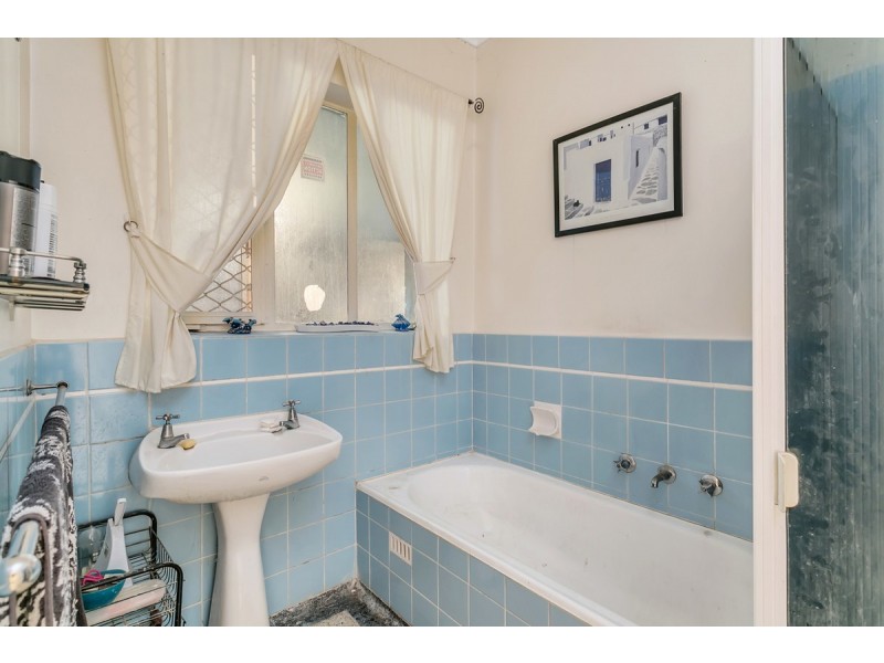 22 Heather Drive, Para Vista SA 5093