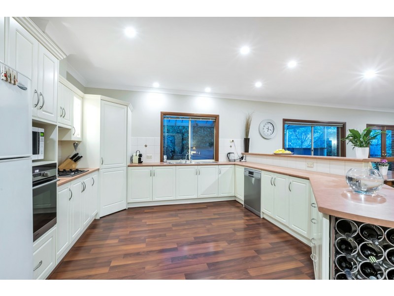 9 Deakin Avenue, Hope Valley SA 5090