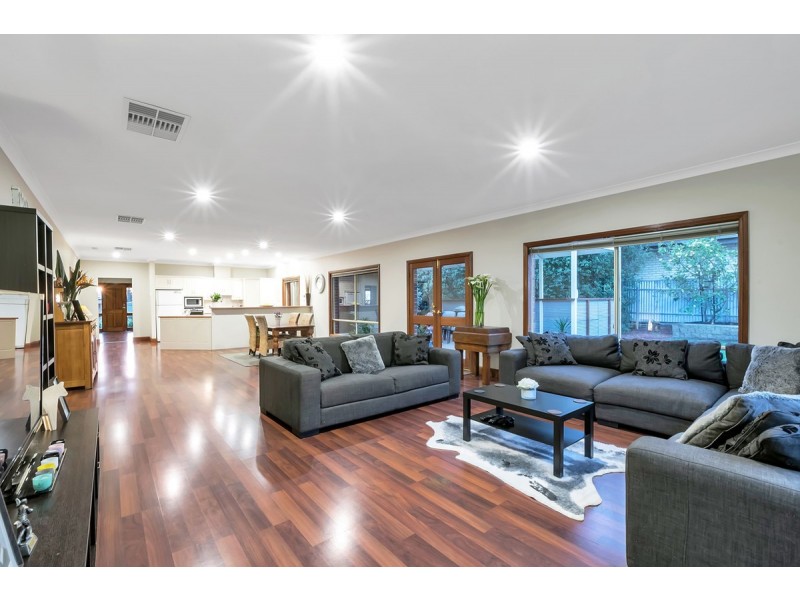 9 Deakin Avenue, Hope Valley SA 5090