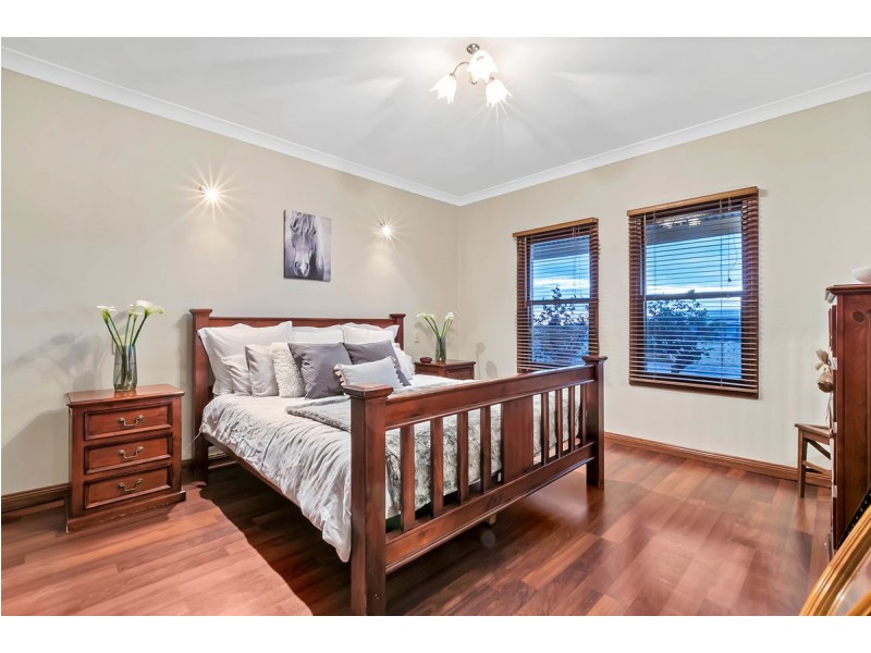 9 Deakin Avenue, Hope Valley SA 5090