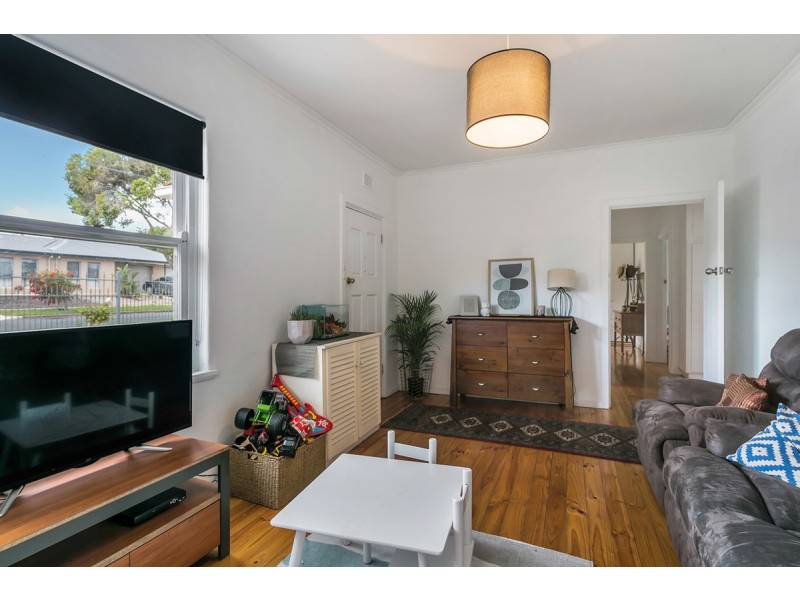 1 Reading Street, Clearview SA 5085