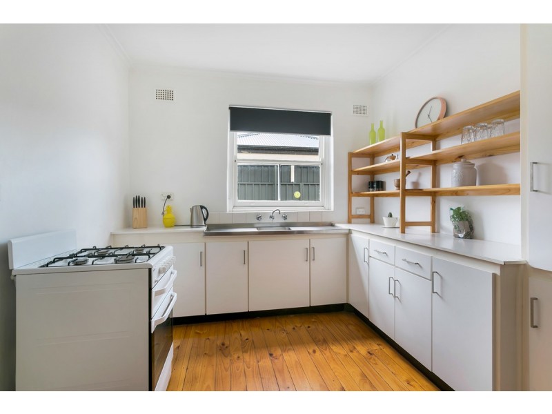 1 Reading Street, Clearview SA 5085