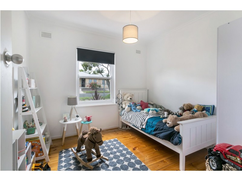 1 Reading Street, Clearview SA 5085