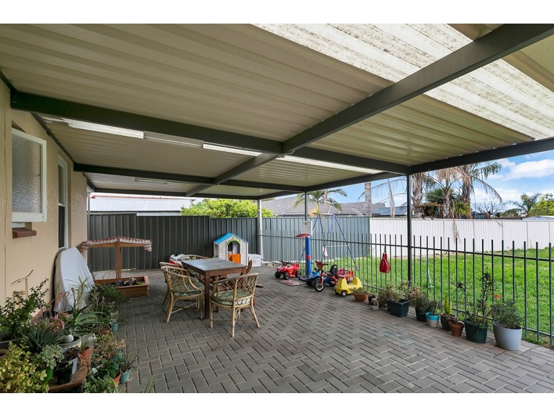 1 Reading Street, Clearview SA 5085