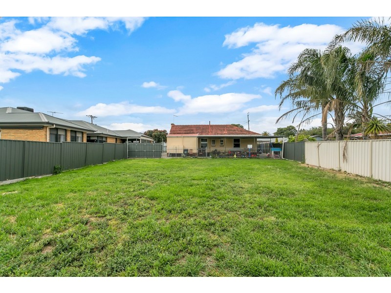 1 Reading Street, Clearview SA 5085