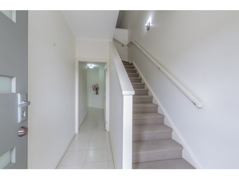 15 MacMillan Avenue, Mawson Lakes SA 5095