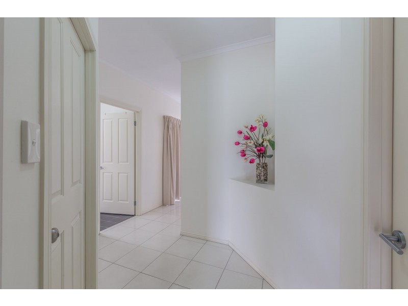 15 MacMillan Avenue, Mawson Lakes SA 5095