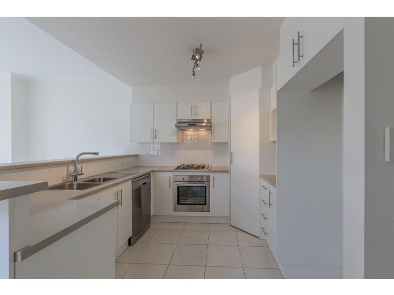 15 MacMillan Avenue, Mawson Lakes SA 5095