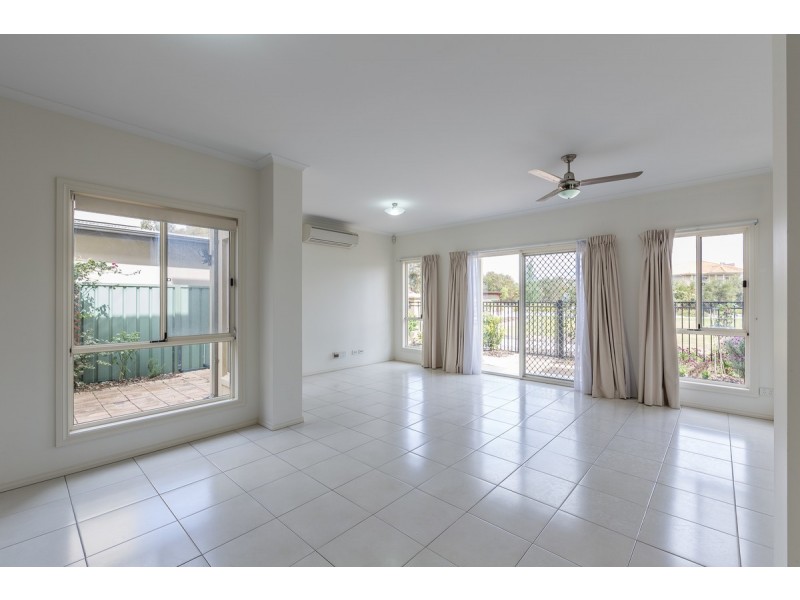 15 MacMillan Avenue, Mawson Lakes SA 5095