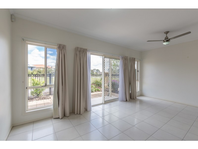 15 MacMillan Avenue, Mawson Lakes SA 5095