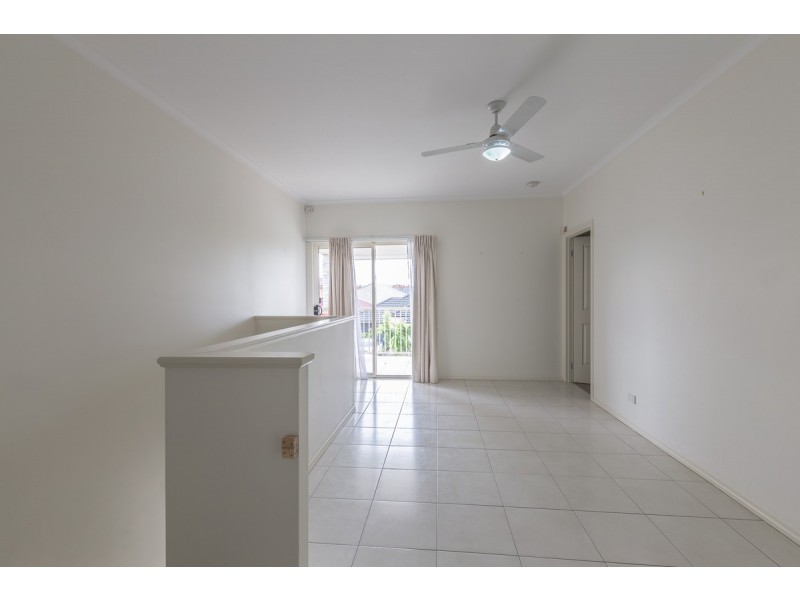 15 MacMillan Avenue, Mawson Lakes SA 5095