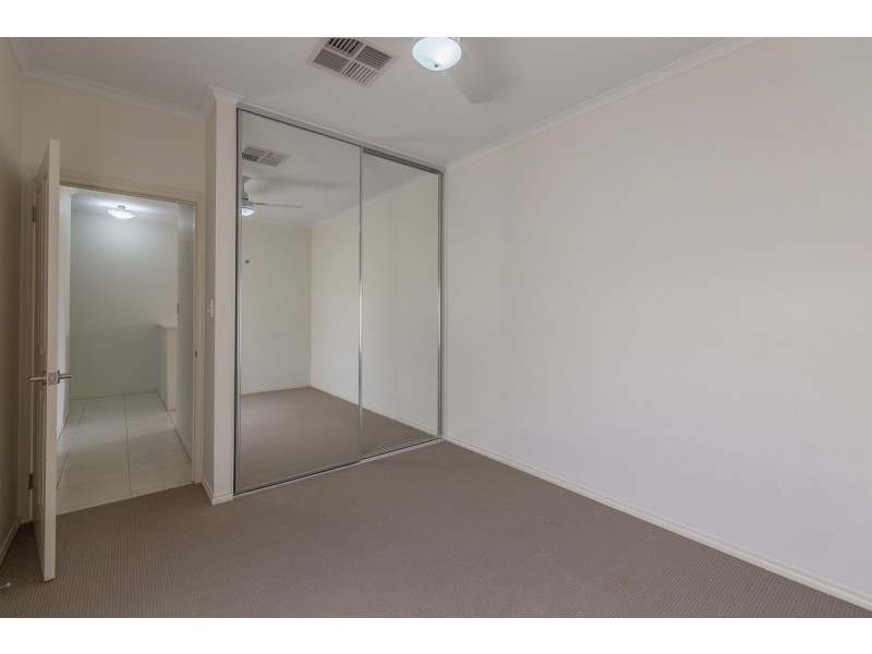 15 MacMillan Avenue, Mawson Lakes SA 5095