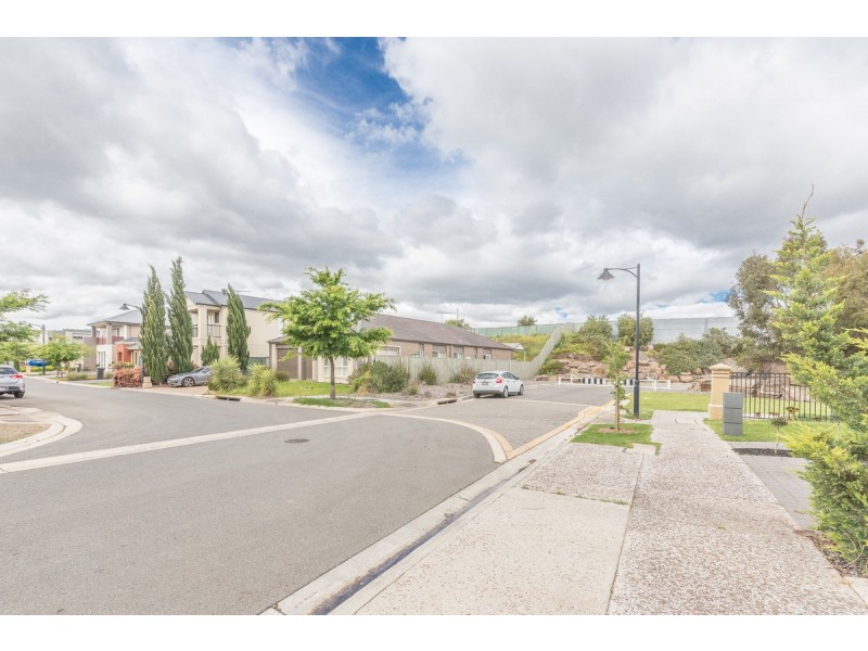 15 MacMillan Avenue, Mawson Lakes SA 5095