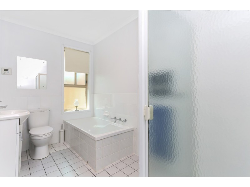 11 Brookdale Close, Gilles Plains SA 5086