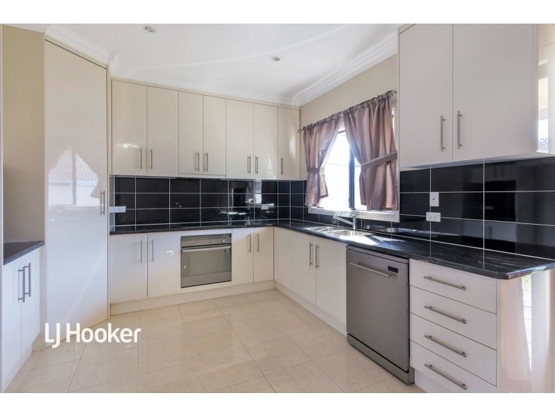18 Spenfeld Court, Valley View SA 5093