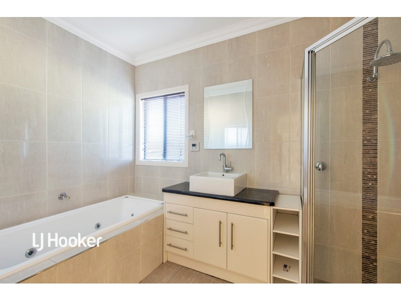 18 Spenfeld Court, Valley View SA 5093