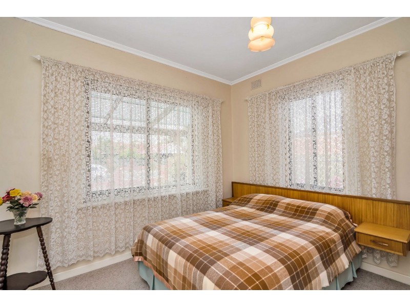 6 Brenthorpe Road, Seaton SA 5023