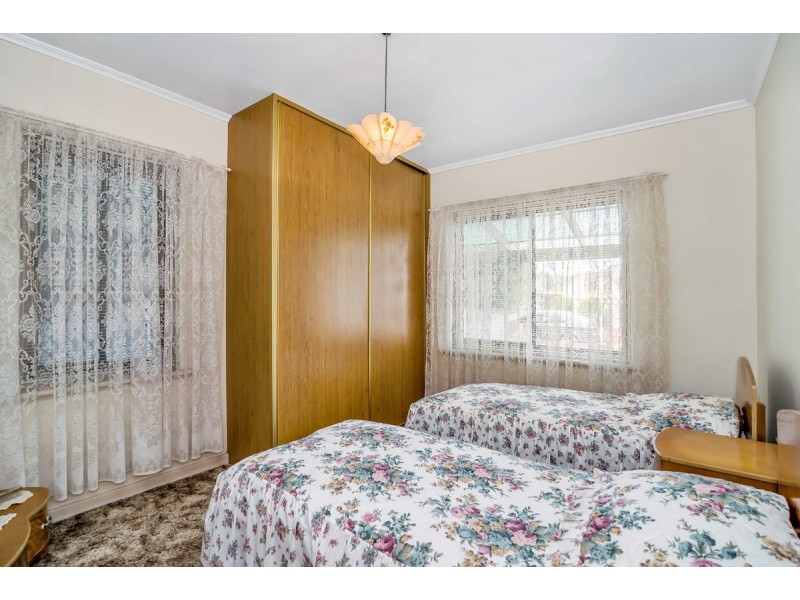 6 Brenthorpe Road, Seaton SA 5023