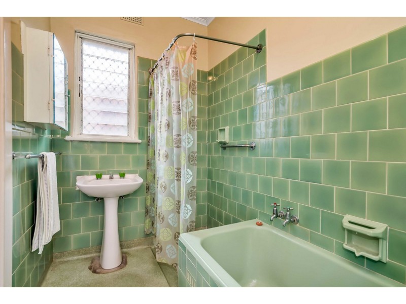 6 Brenthorpe Road, Seaton SA 5023