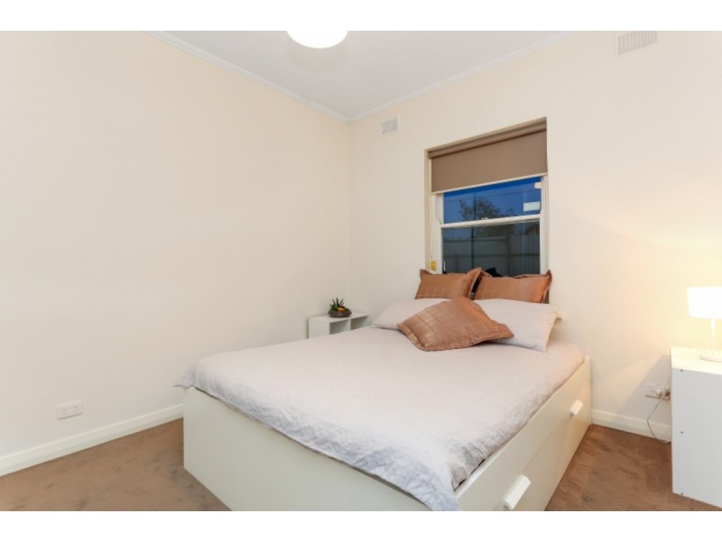 8 Selkirk Avenue, Clearview SA 5085