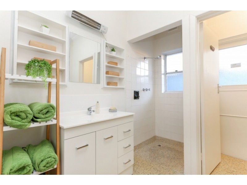 8 Selkirk Avenue, Clearview SA 5085