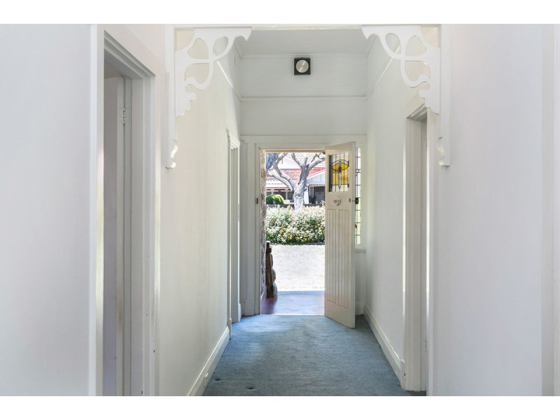 18 Stuart Road, Prospect SA 5082