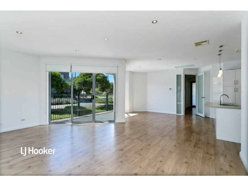 72 The Strand, Mawson Lakes SA 5095