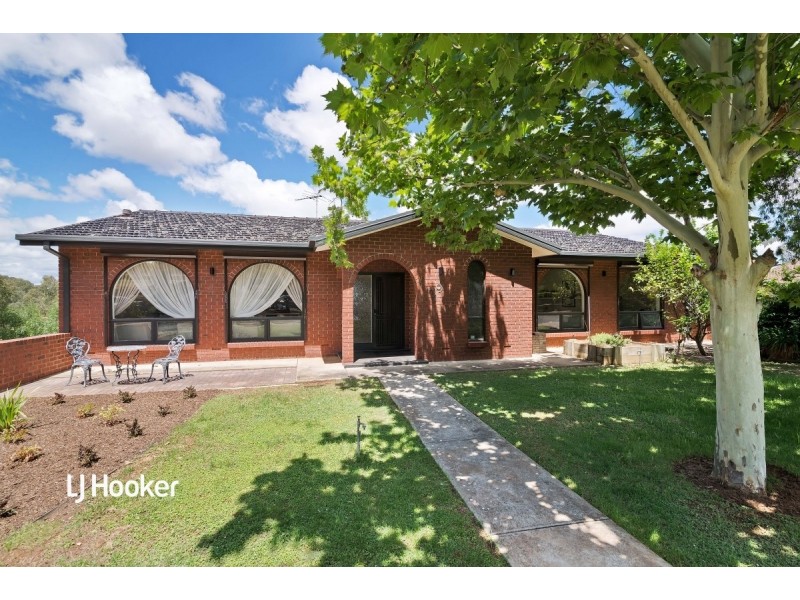 29 Flinders Drive, Valley View SA 5093