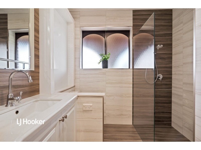 29 Flinders Drive, Valley View SA 5093