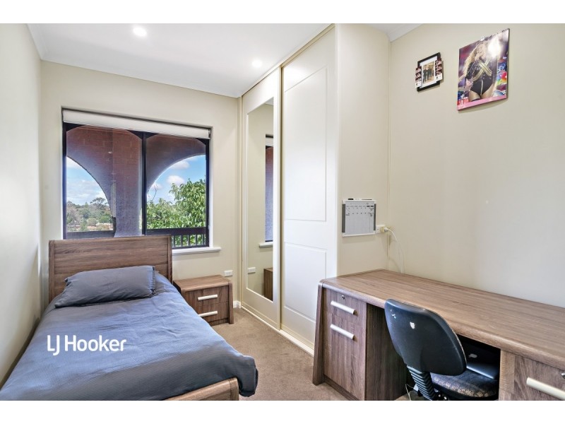 29 Flinders Drive, Valley View SA 5093