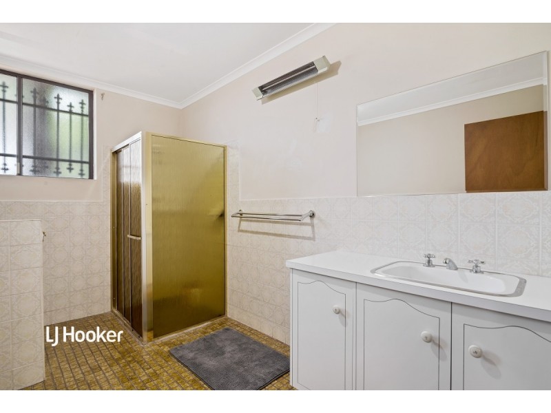 29 Flinders Drive, Valley View SA 5093