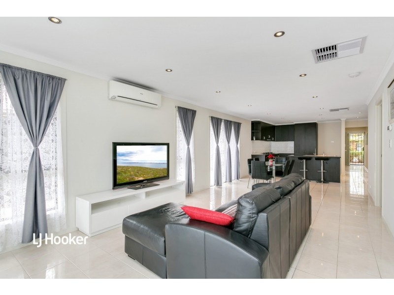 8 Semillon Crescent, Andrews Farm SA 5114