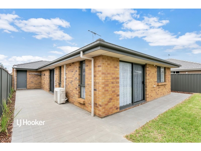 8 Semillon Crescent, Andrews Farm SA 5114