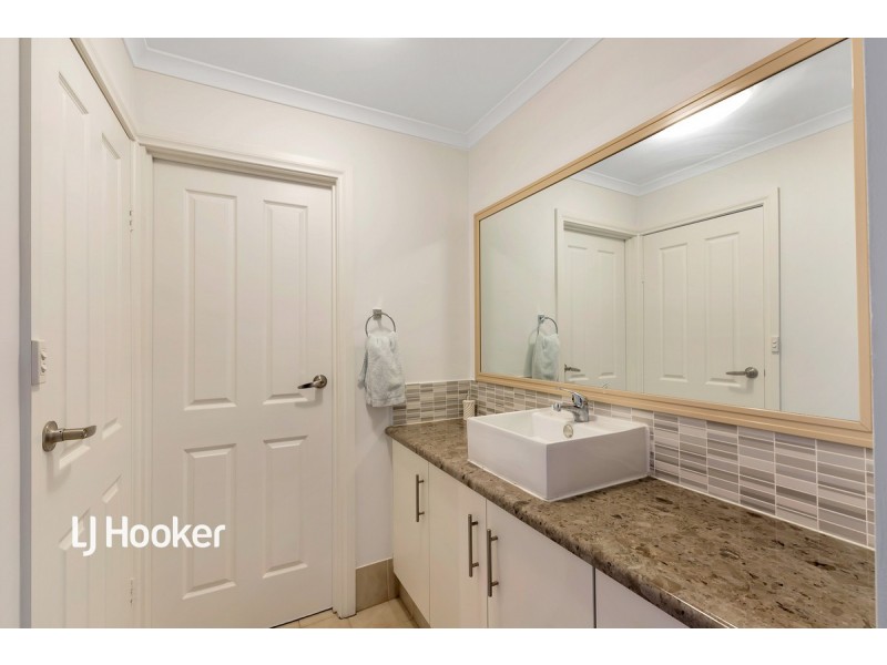 60 Lord Howe Avenue, Oakden SA 5086