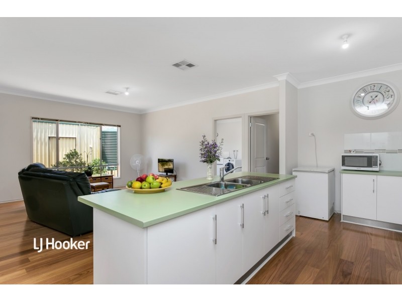 25 Britten Crescent, Modbury SA 5092