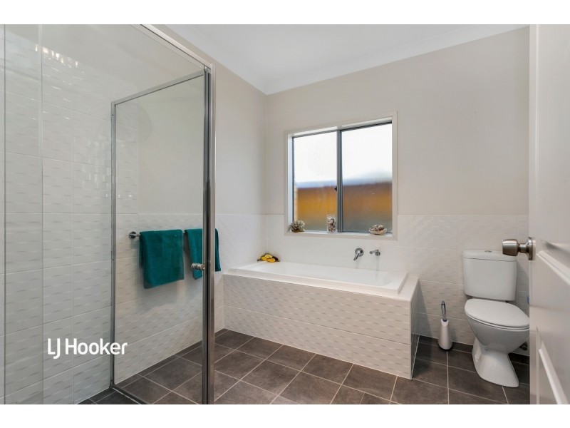 25 Britten Crescent, Modbury SA 5092