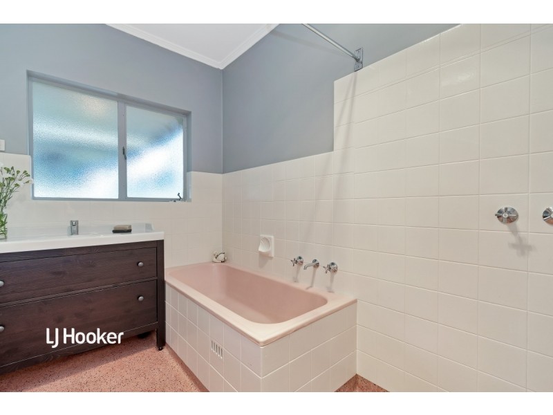 25 Launceston Avenue, Banksia Park SA 5091