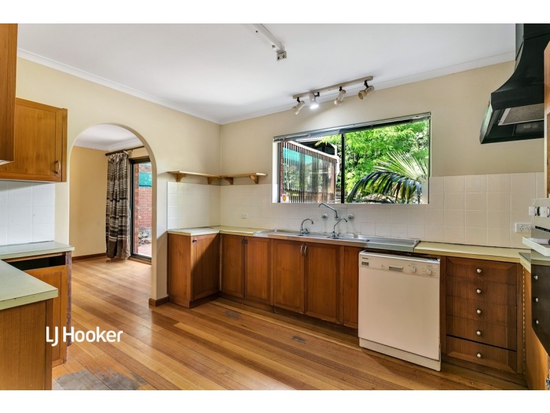 15 Deering Crescent, Banksia Park SA 5091