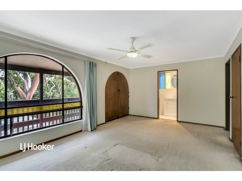 15 Deering Crescent, Banksia Park SA 5091