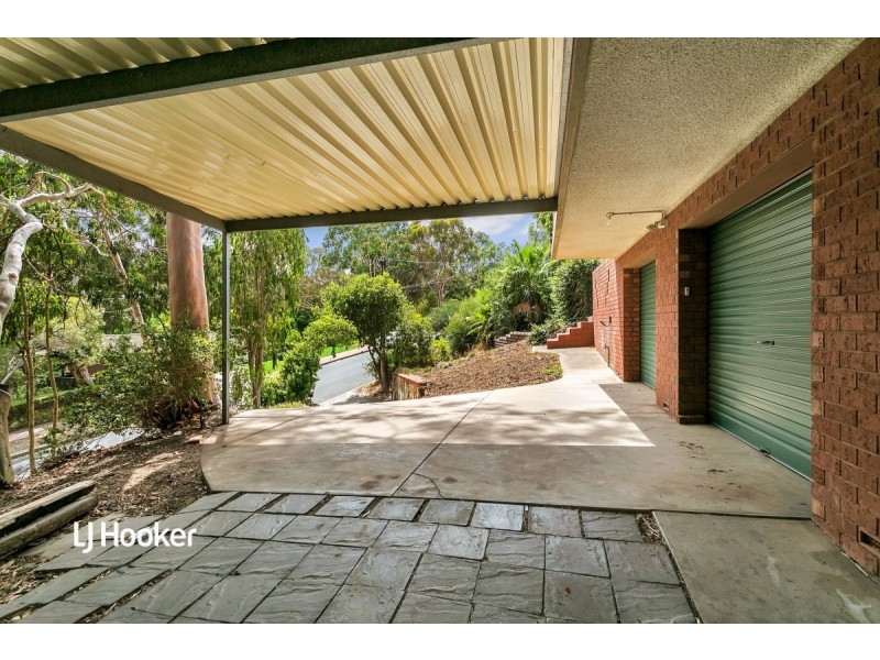 15 Deering Crescent, Banksia Park SA 5091