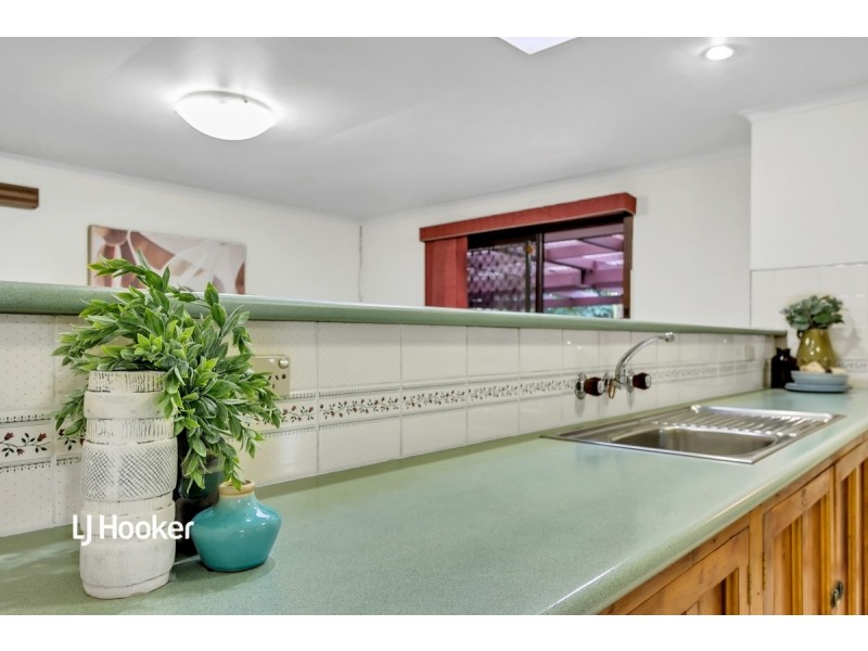 15 Gaylard Crescent, Redwood Park SA 5097