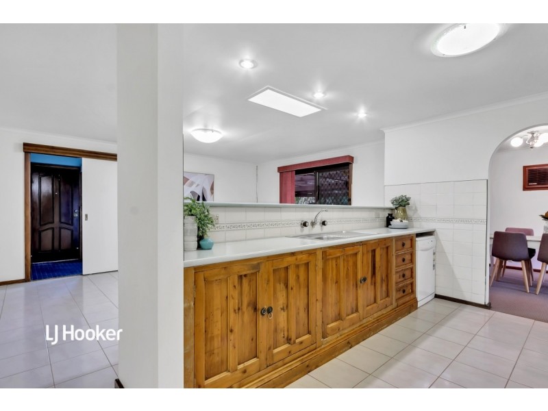 15 Gaylard Crescent, Redwood Park SA 5097