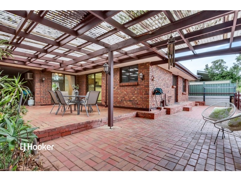 15 Gaylard Crescent, Redwood Park SA 5097