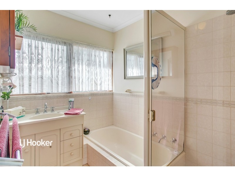 10 Crozier Avenue, Modbury SA 5092