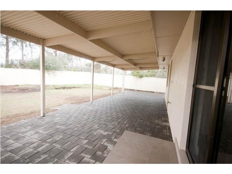 10a Bank Crescent, St Agnes SA 5097