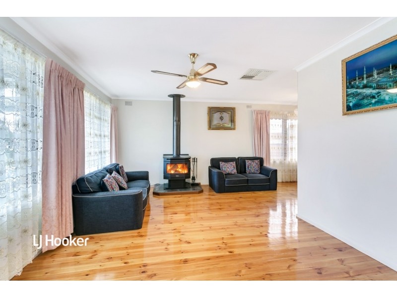 16 Sturt Road, Valley View SA 5093
