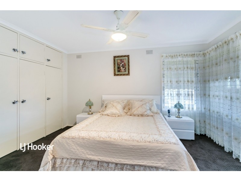16 Sturt Road, Valley View SA 5093