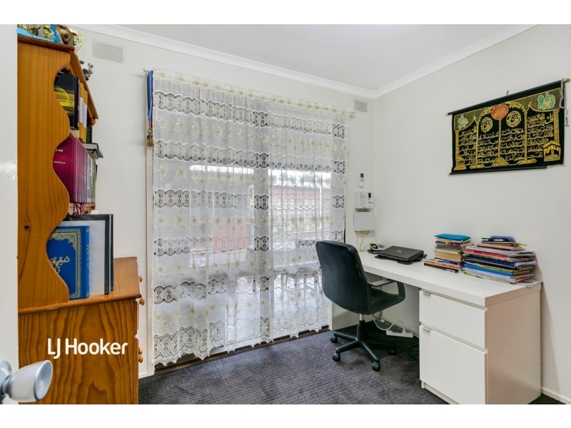 16 Sturt Road, Valley View SA 5093